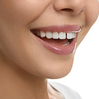 Щель между зубами — как убрать фото