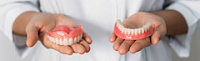 Что такое зубные протезы и как за ними ухаживать фото
